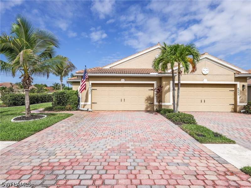 2 bedroom Attached at 4337 Dutchess Park Rd, Lindsford, Fort Myers — photo 2