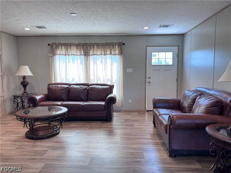 4 bedroom ManufacturedHome at 220 N Zambria St, Montura Ranch Estates, Clewiston — photo 4