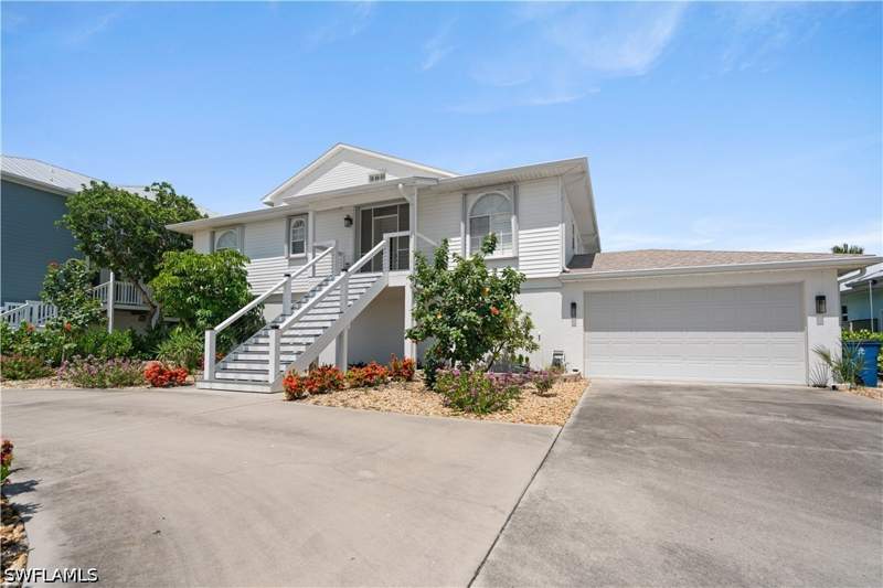 3 bedroom SingleFamilyResidence at 116 Sand Dollar Dr, Laguna Shores, Fort Myers Beach — photo 2