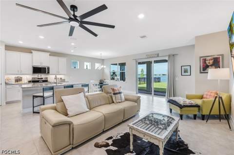 451 Spring Hill Lake Loop, Cape Coral FL - photo 6 of 50