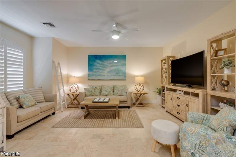5 bedroom SingleFamilyResidence at 2021 SE 17th Pl, Cape Coral, Cape Coral — photo 3