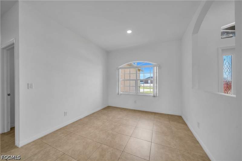3 bedroom SingleFamilyResidence at 21 Kismet Pkwy E, Cape Coral, Cape Coral — photo 5