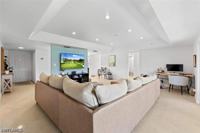 2 bedroom Condominium at 249 Memory Ln 4, Glades Country Club, Naples — photo 5