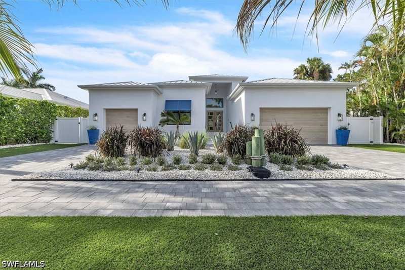3 bedroom SingleFamilyResidence at 1187 22nd Ave N, Lakewood Park, Naples — photo 1