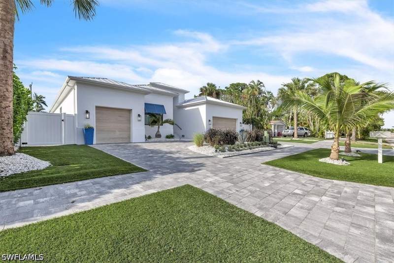 3 bedroom SingleFamilyResidence at 1187 22nd Ave N, Lakewood Park, Naples — photo 2