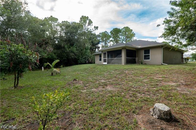 3 bedroom SingleFamilyResidence at 3103 50th St W, Lehigh Acres, Lehigh Acres — photo 2