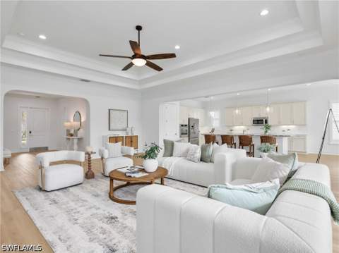 9454 Greenleigh Ct, Naples FL - photo 7 of 47