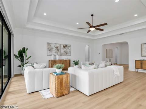 9454 Greenleigh Ct, Naples FL - photo 8 of 47