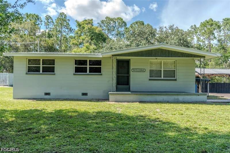 3 bedroom SingleFamilyResidence at 1270 Nobles Rd, North Labelle, Labelle — photo 3
