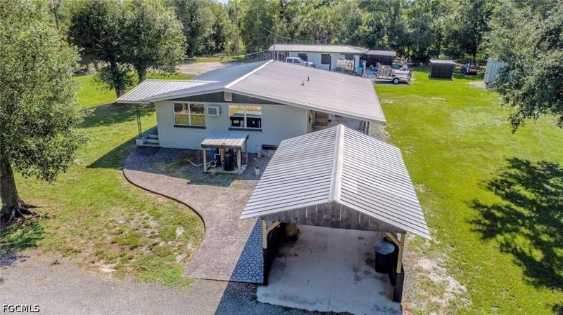 3 bedroom SingleFamilyResidence at 1270 Nobles Rd, North Labelle, Labelle — photo 4