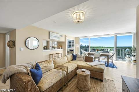 6361 Pelican Bay Blvd 503, Naples FL - photo 6 of 36