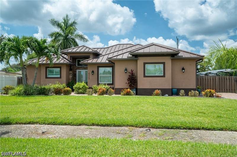 3 bedroom SingleFamilyResidence at 4525 29th Ave SW, Golden Gate City, Naples — photo 2