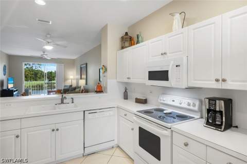 8247 Parkstone Pl 205, Naples FL - photo 12 of 33