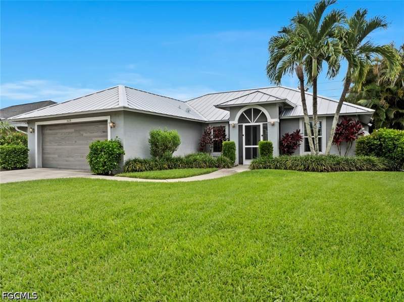 3 bedroom SingleFamilyResidence at 3628 Kent Dr, Lago Verde, Naples — photo 4