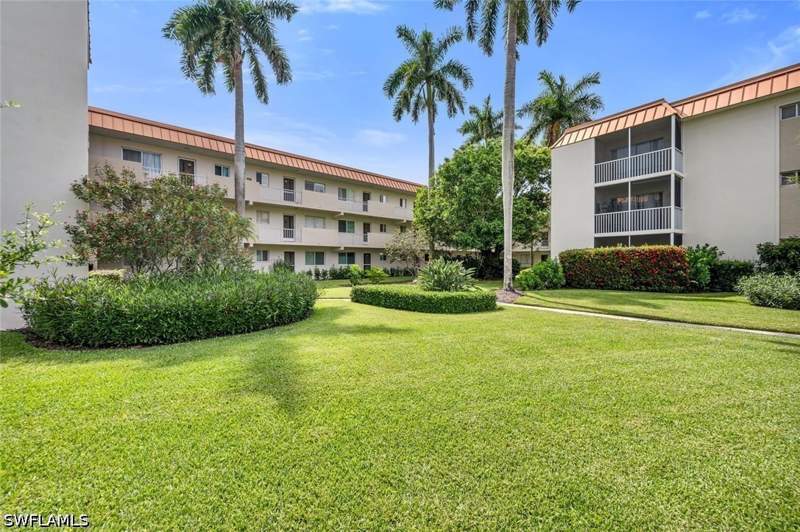 2 bedroom Condominium at 1100 Gulf Shore Blvd N 312, Eleven Hundred Club, Naples — photo 3