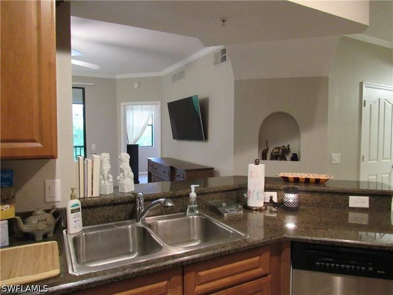 1 bedroom Condominium at 12936 Violino Ln 206, Positano Place, Naples — photo 4