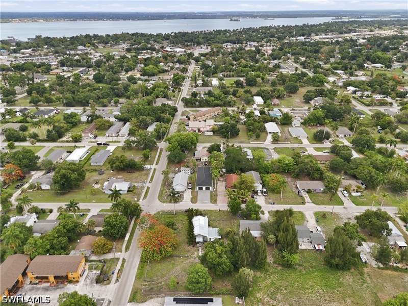 4 bedroom SingleFamilyResidence at 3811 Pearl St, Delay Park, Fort Myers — photo 5