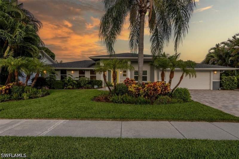 5 bedroom SingleFamilyResidence at 4442 Wilder Rd, Pinewoods, Naples — photo 2