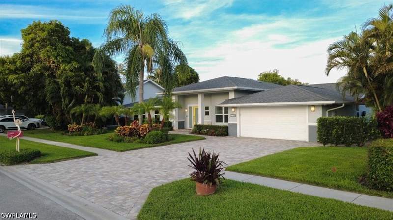 5 bedroom SingleFamilyResidence at 4442 Wilder Rd, Pinewoods, Naples — photo 3