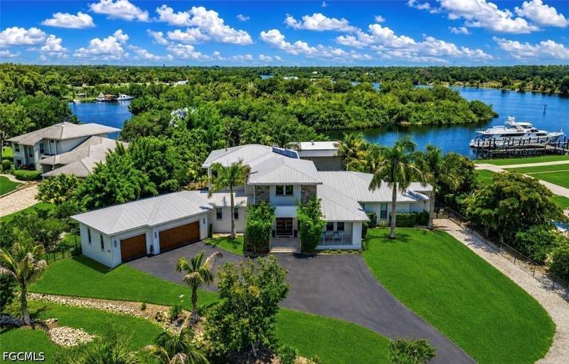 4 bedroom SingleFamilyResidence at 18180 N Olga Dr, Alva, Alva — photo 2