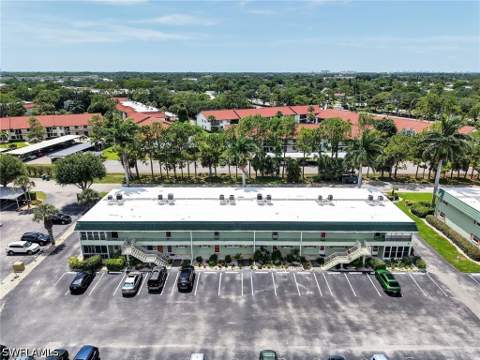 300 Valley Stream Dr 8A, Naples FL - photo 11 of 29