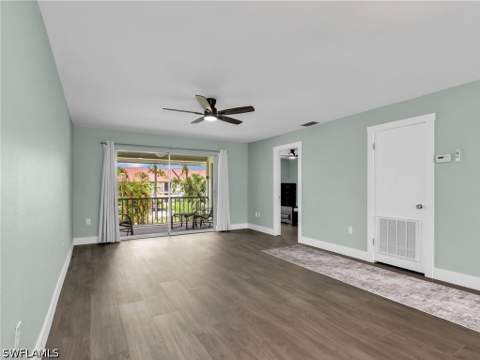 300 Valley Stream Dr 8A, Naples FL - photo 16 of 29