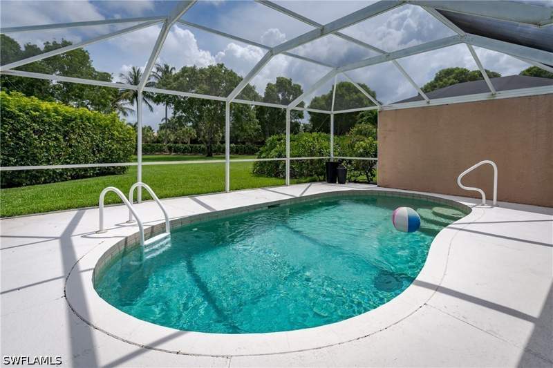 2 bedroom Attached at 6658 Castlelawn Pl 9, Calumet Reserve, Naples — photo 3