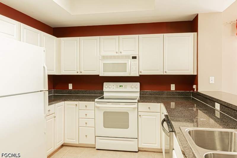 3 bedroom Condominium at 10710 Ravenna Way 201, Ravenna, Fort Myers — photo 2