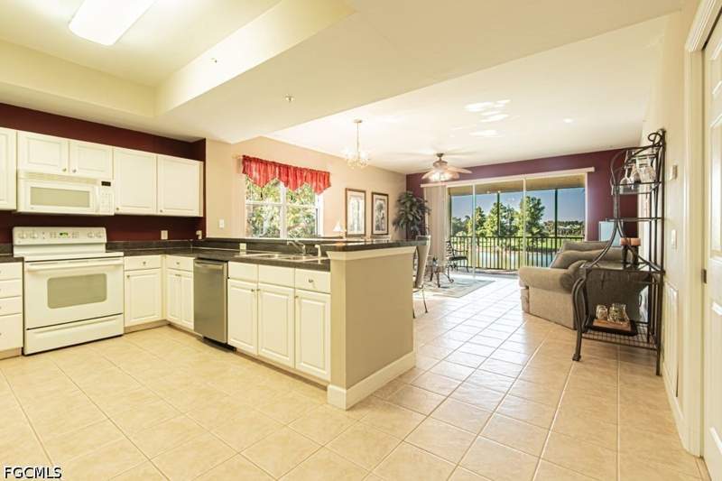 3 bedroom Condominium at 10710 Ravenna Way 201, Ravenna, Fort Myers — photo 3