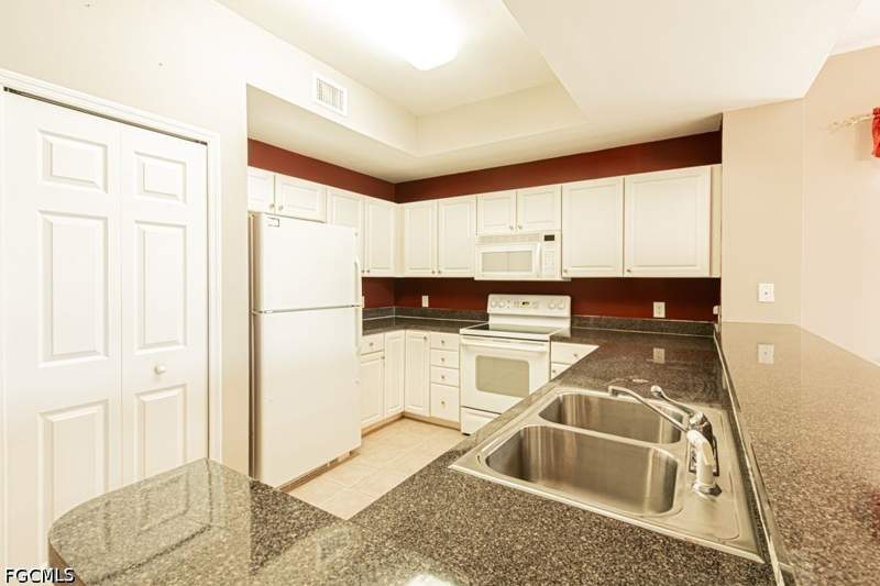 3 bedroom Condominium at 10710 Ravenna Way 201, Ravenna, Fort Myers — photo 4