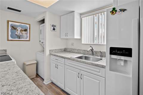 5848 Queen Elizabeth Way 1, Fort Myers FL - photo 13 of 31