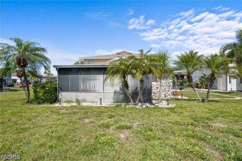 2 bedroom Condominium at 5848 Queen Elizabeth Way 1, Provincetown, Fort Myers — photo 4