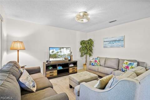 5848 Queen Elizabeth Way 1, Fort Myers FL - photo 6 of 31