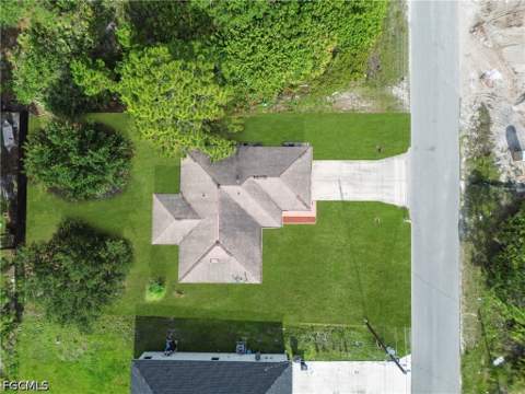 2707 42nd St W, Lehigh Acres FL - photo 6 of 43