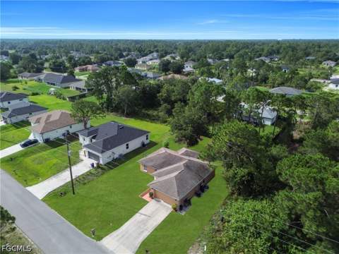 2707 42nd St W, Lehigh Acres FL - photo 9 of 43