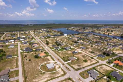 4304 Jacaranda Pkwy W, Cape Coral FL - photo 10 of 42