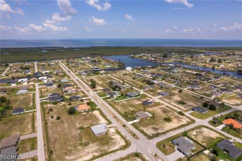 4304 Jacaranda Pkwy W, Cape Coral FL - photo 12 of 42