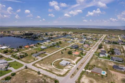 4304 Jacaranda Pkwy W, Cape Coral FL - photo 9 of 42