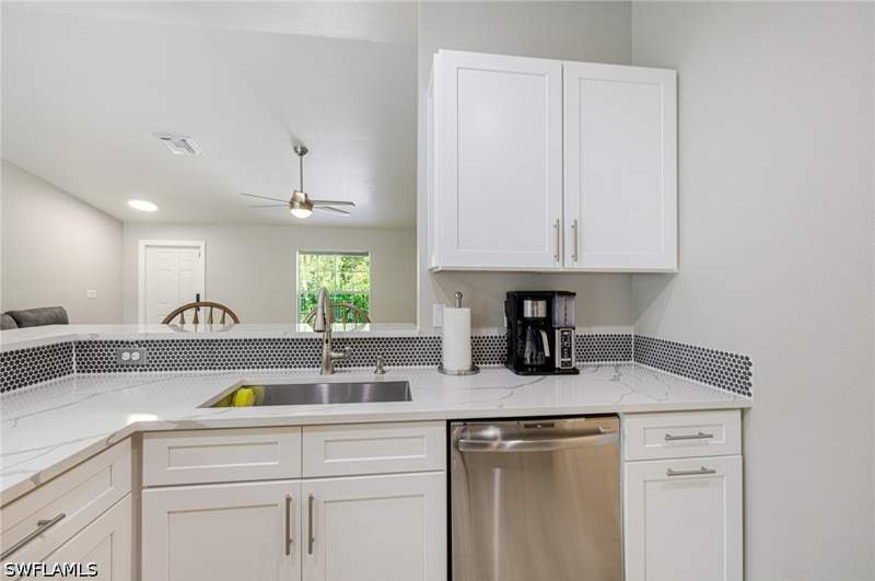 2 bedroom SingleFamilyResidence at 211 Palmacea Rd, Russell Park, Fort Myers — photo 5