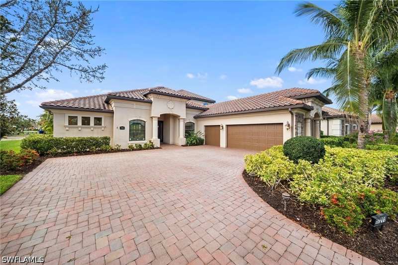 4 bedroom SingleFamilyResidence at 17211 Cherrywood Ct, Bonita National Golf And Country Club, Bonita Springs — photo 1