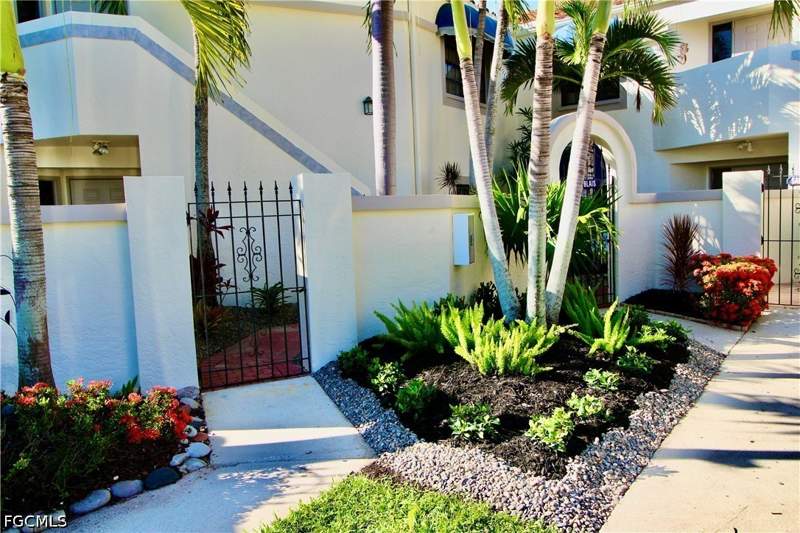 2 bedroom Condominium at 9639 Halyards Ct 21, Isles Of Caloosa Yacht + Racquet Club, Fort Myers — photo 5