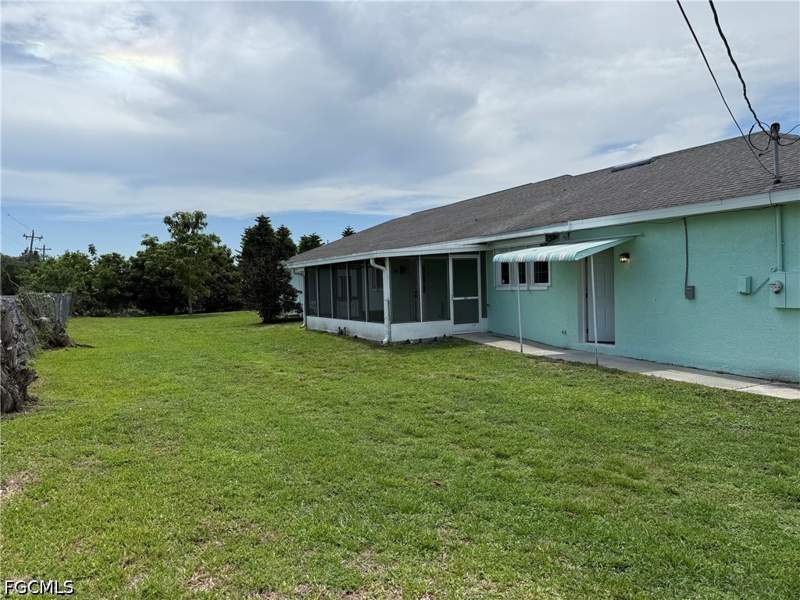 6 bedroom SingleFamilyResidence at 200 Arthur Ave, Lehigh Acres, Lehigh Acres — photo 2