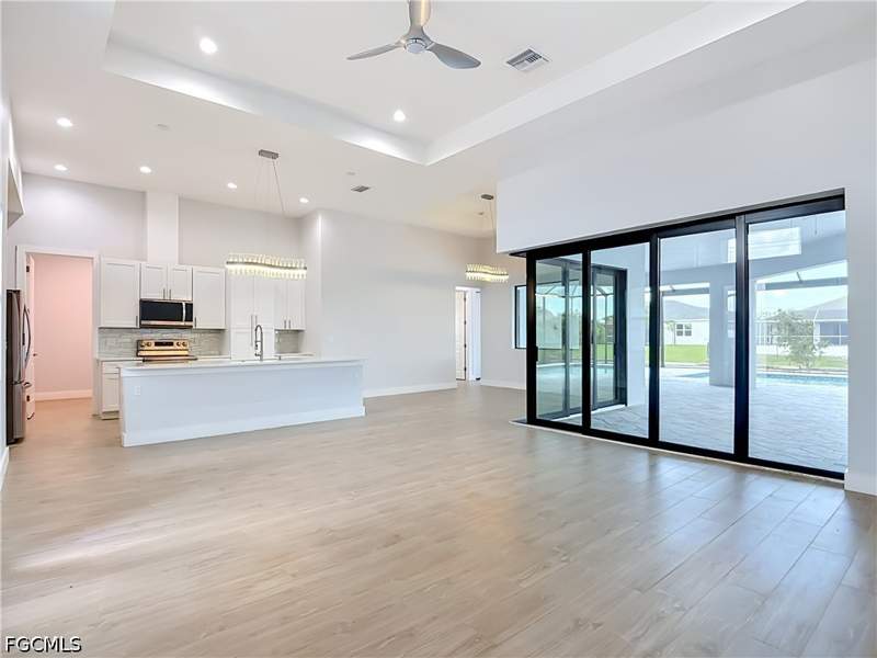 3 bedroom SingleFamilyResidence at 620 SW 26th St, Cape Coral, Cape Coral — photo 3