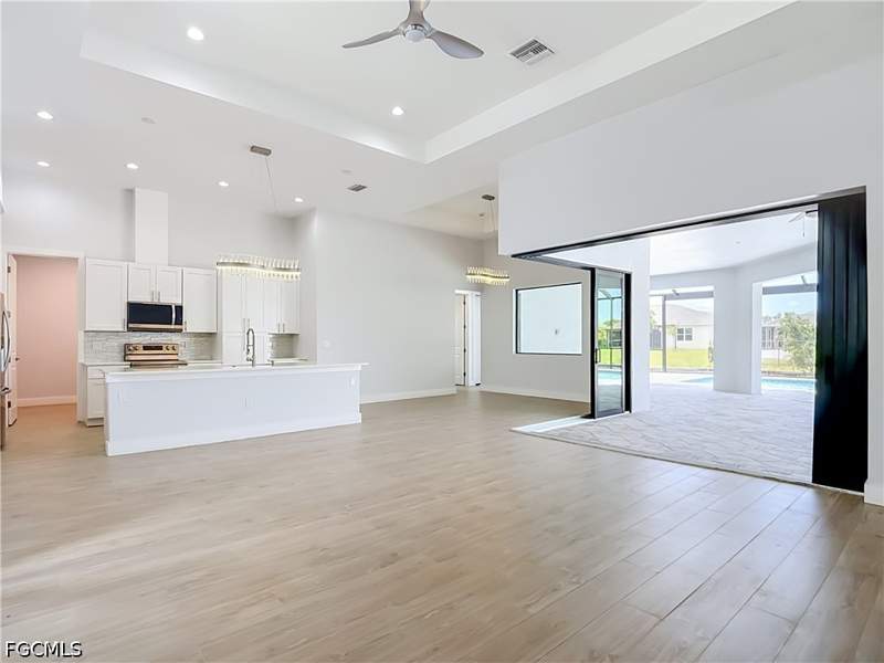 3 bedroom SingleFamilyResidence at 620 SW 26th St, Cape Coral, Cape Coral — photo 5