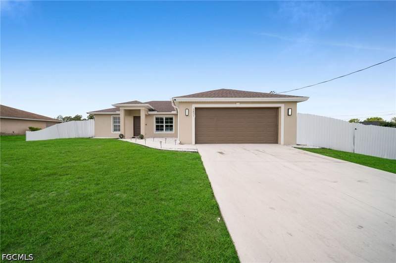 3 bedroom SingleFamilyResidence at 3831 21st St W, Lehigh Acres, Lehigh Acres — photo 3