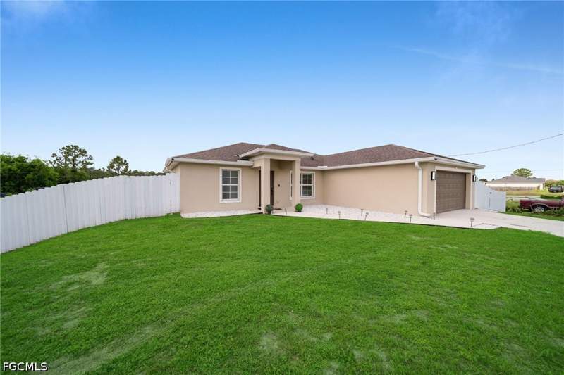 3 bedroom SingleFamilyResidence at 3831 21st St W, Lehigh Acres, Lehigh Acres — photo 4