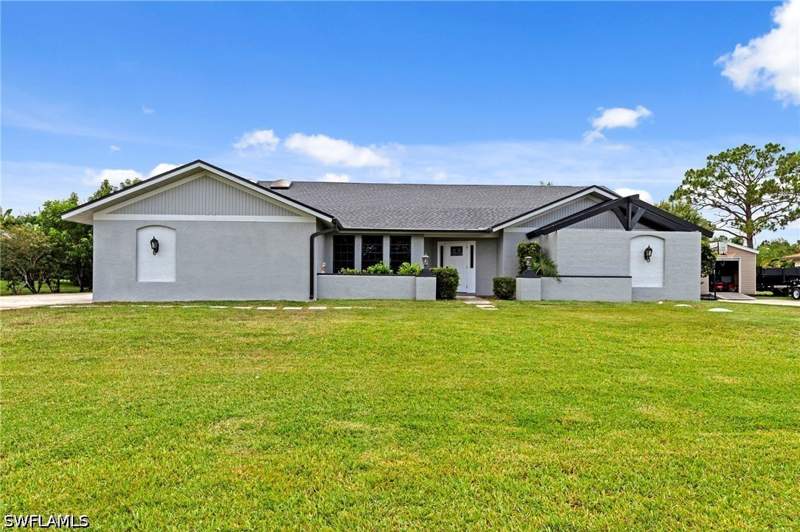 3 bedroom SingleFamilyResidence at 17209 Castleview Dr, Kings Bay Estates, North Fort Myers — photo 2