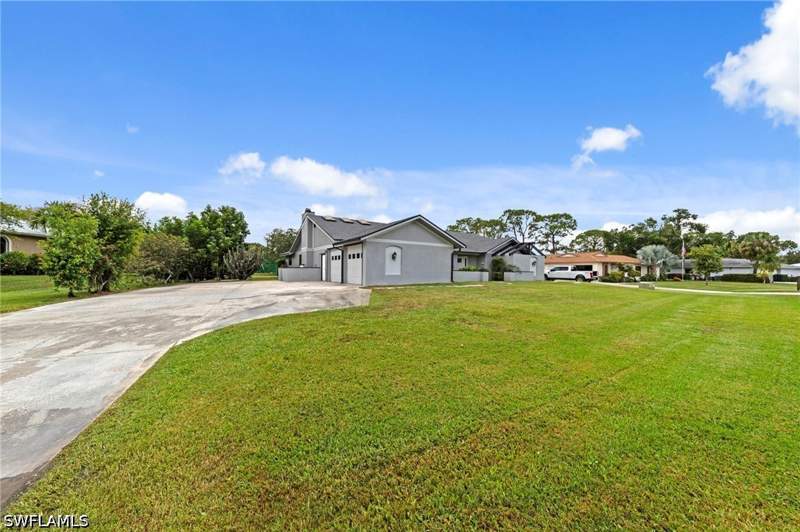 3 bedroom SingleFamilyResidence at 17209 Castleview Dr, Kings Bay Estates, North Fort Myers — photo 3