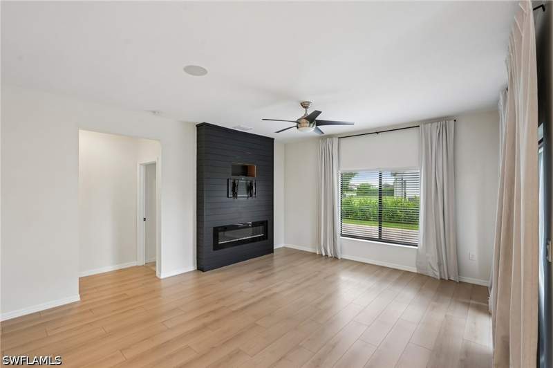 3 bedroom SingleFamilyResidence at 5026 Florence Dr, Maple Ridge, Ave Maria — photo 5