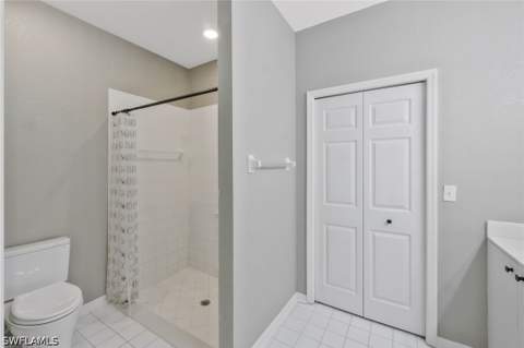 1340 Charleston Square Dr 101, Naples FL - photo 14 of 33